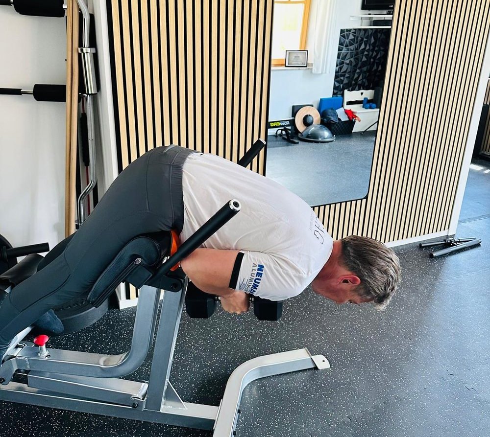 Rückentraining an der Hyperextension